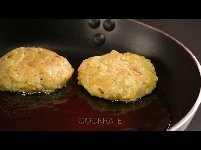 Котлеты из капусты с острым соусом