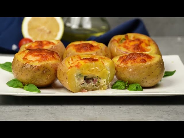 Фаршированная картошка с ветчиной и моцареллой с овощным салатом