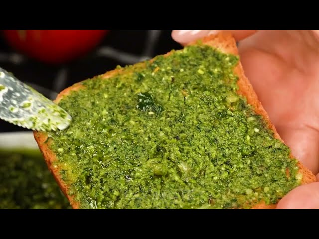 Домашний сыр с песто и помидорами черри