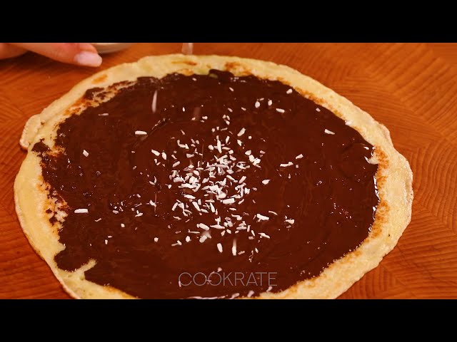 Шоколадные блинчики с кокосовой стружкой