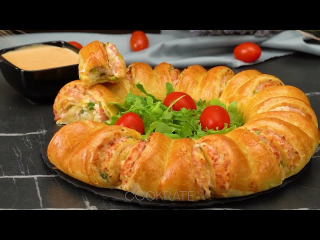 Пирог с сосисками и сливочным сыром