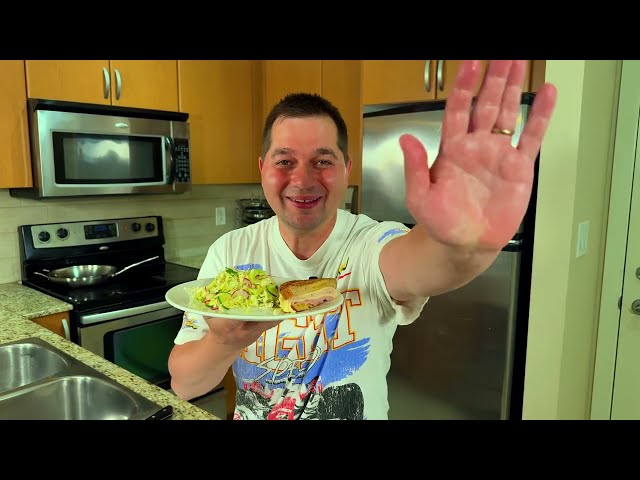 Летний салат с капустой и свежими овощами