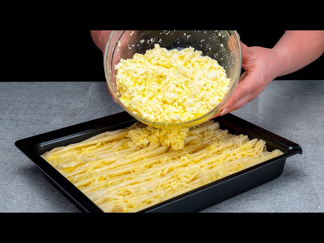 Хрустящий пирог из теста фило с сыром и творогом с йогуртовым соусом