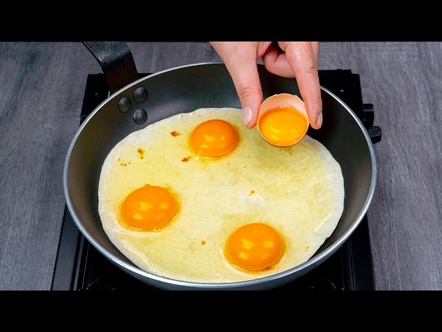 Сытный пирог из лаваша на сковороде с беконом и грибами