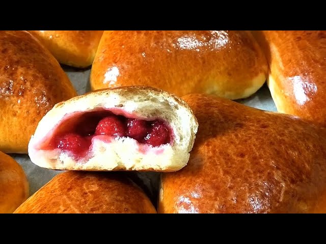Воздушные пирожки с малиной и ванильным тестом