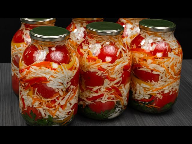 Пряная овощная заготовка с капустой и помидорами