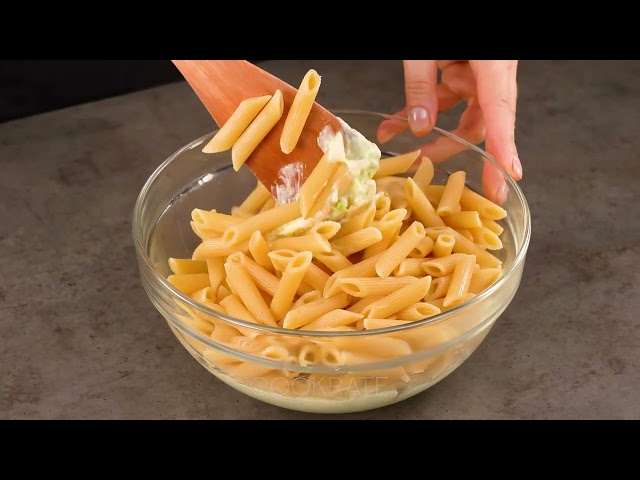 Мясная запеканка с пастой и сырным соусом
