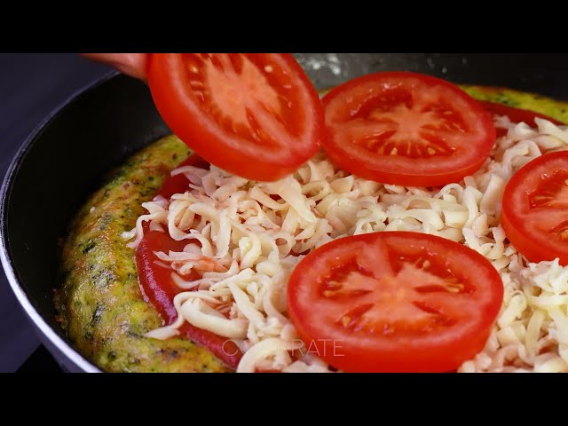 Брокколи под сырной шапкой с соусом и беконом