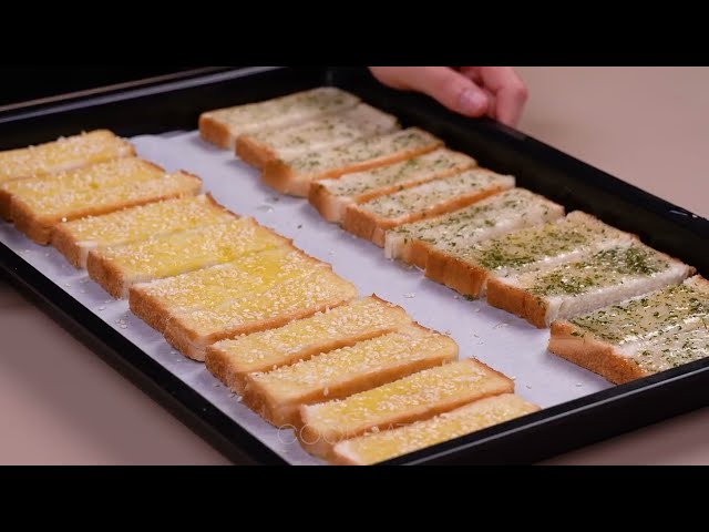 Тосты с домашним сыром, мёдом и кунжутом