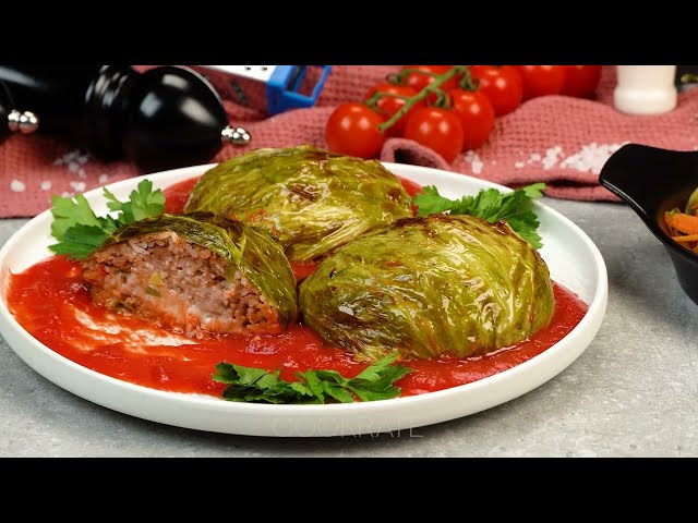 Голубцы с мясом, рисом и овощами под пикантным соусом