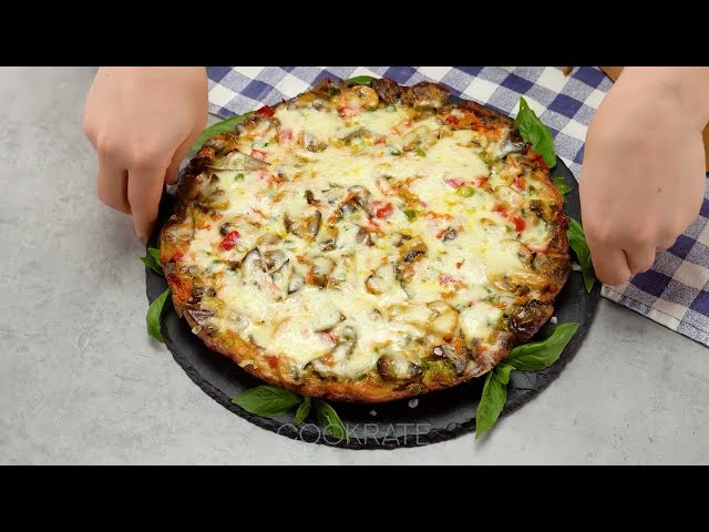 Куриная печень с овощами и сырным соусом