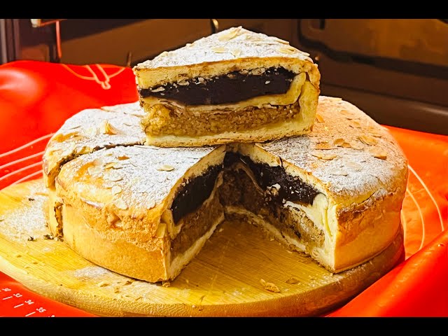 Пирог с шоколадно-ореховой начинкой Пирог с шоколадно-ореховой начинкой