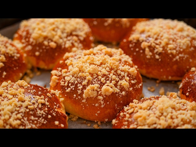 Булочки с ягодной начинкой и штрейзелем