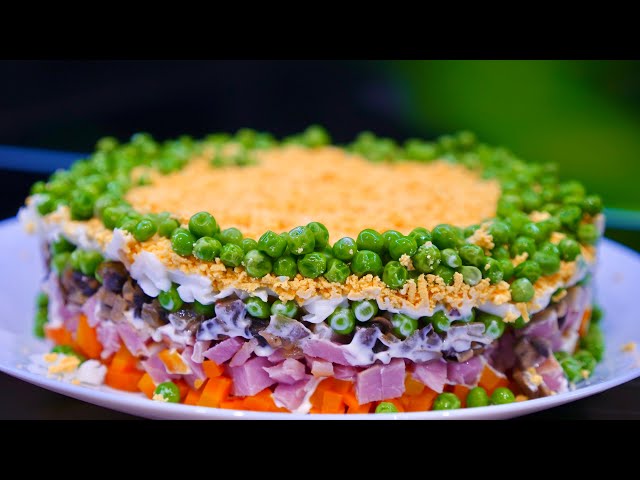 Салат с копчёным мясом и грибами