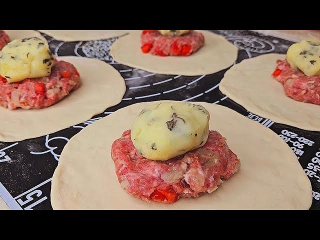 Лепешки с картофелем и мясным фаршем