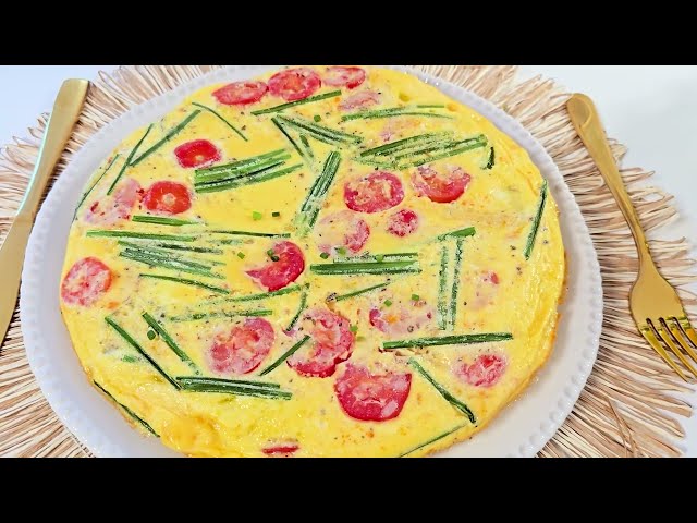 Кабачки с яйцами и сыром на сковороде