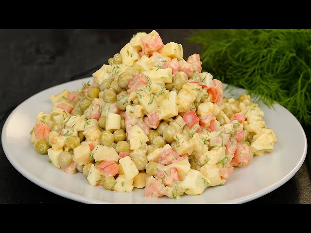 Куриный салат с сыром и помидорами Куриный салат с сыром и помидорами